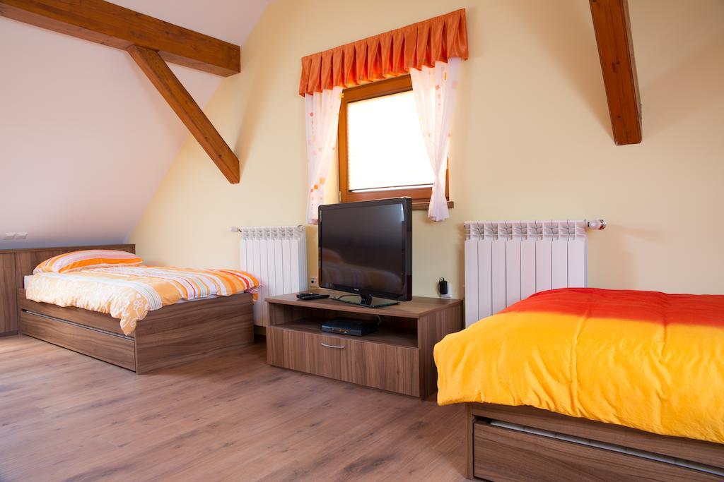 Charming Countryside House Apartment Lome Стая снимка
